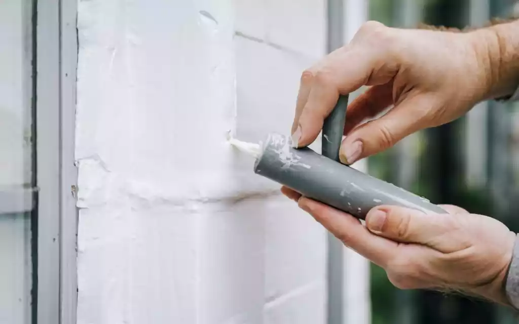 what to use to smooth out silicone sealant